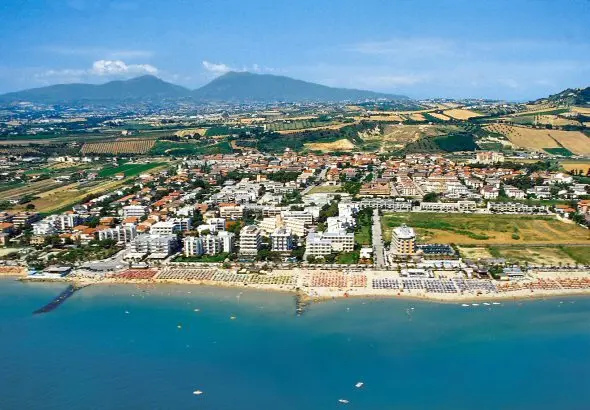 Immagine per Industriale in vendita a Martinsicuro via Filippo Turati