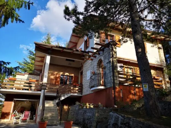 Villa Trifamiliare via Colle San Marco, Ascoli Piceno