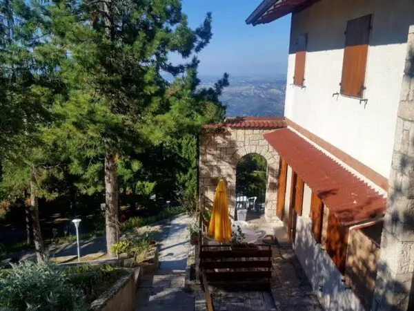 Villa Trifamiliare via Colle San Marco, Ascoli Piceno