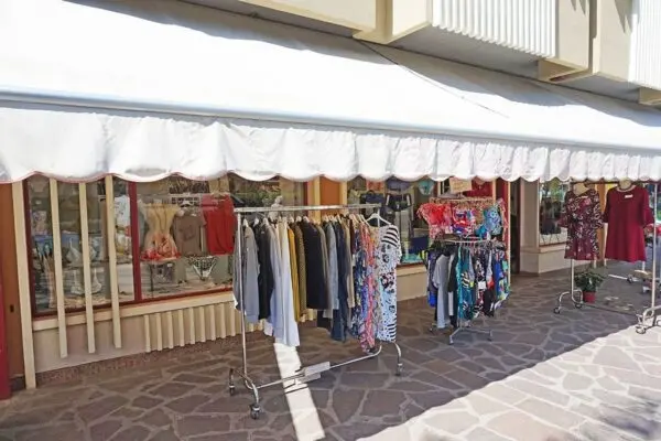 Locale Commerciale via Grazia Deledda, Cervia