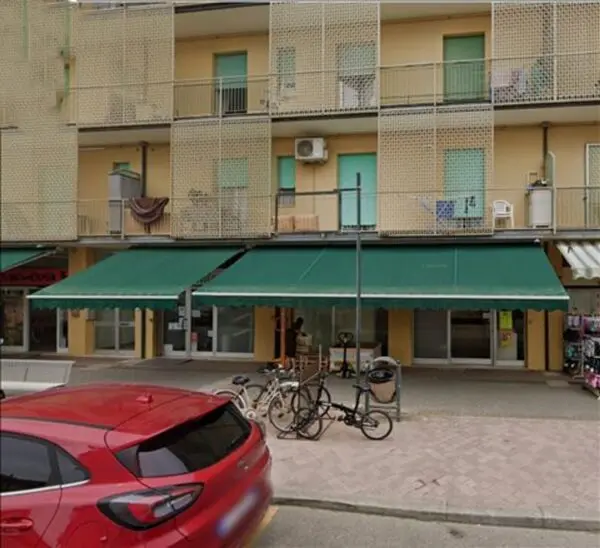 Locale Commerciale via Fratelli Vivaldi, Ravenna