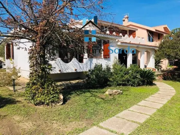 Villa via Matta E Peru 2, Lodine