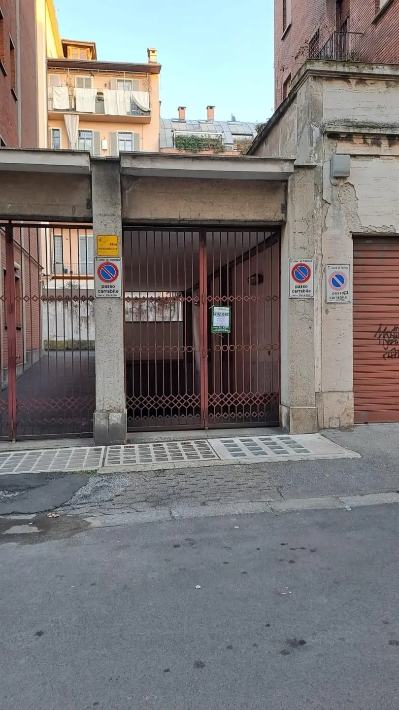 Immagine per Magazzino in vendita a Torino Ribet 9/c