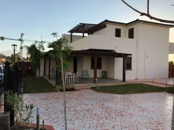Villa Trifamiliare Campofelice Di Roccella