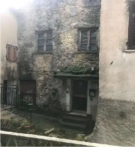 Appartamento 2, Follo