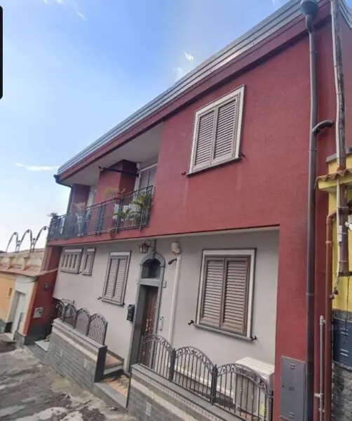 Casa Indipendente 22-24, Giarre