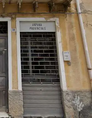 Negozio piazza Regina Elena 31, Ramacca