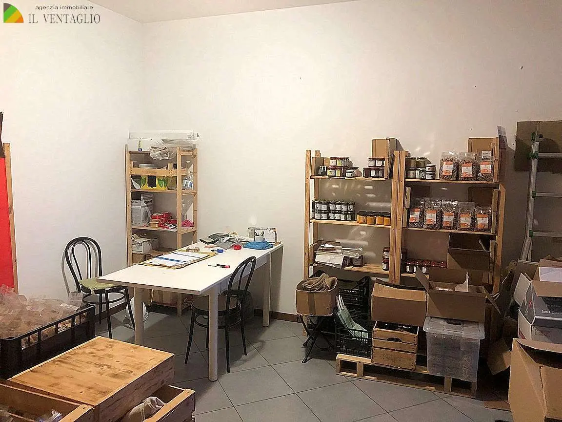 Immagine per Negozio in affitto a Casalgrande