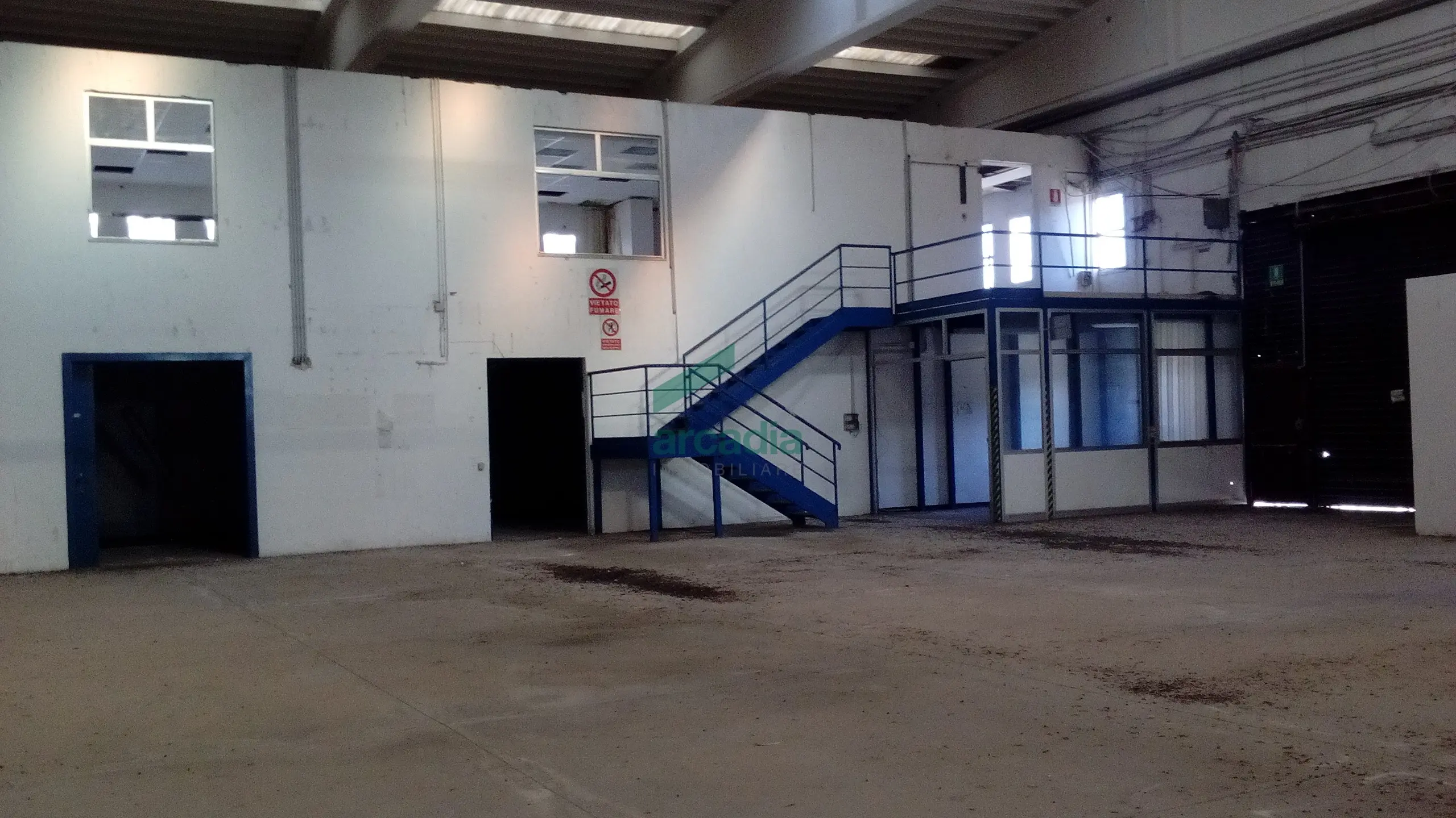Immagine per Industriale in affitto a Modugno via Sp 231