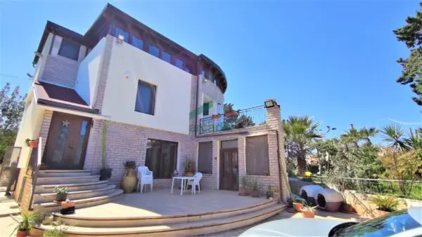 Villa via Contrada Monte San Michele, Conversano