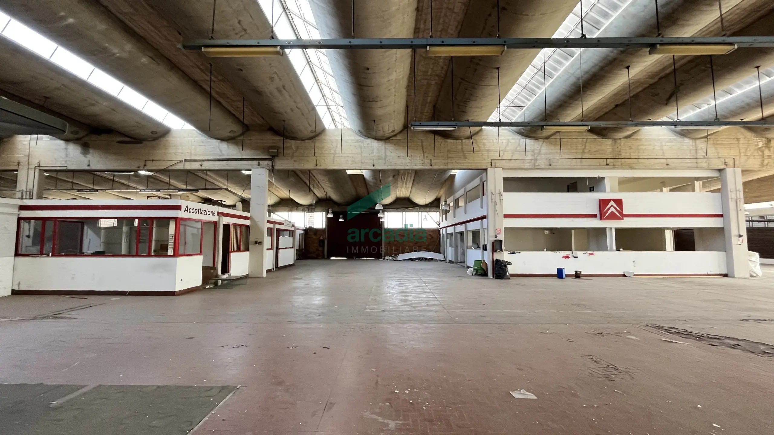 Immagine per Industriale in vendita a Bari via Fratelli Philips 11