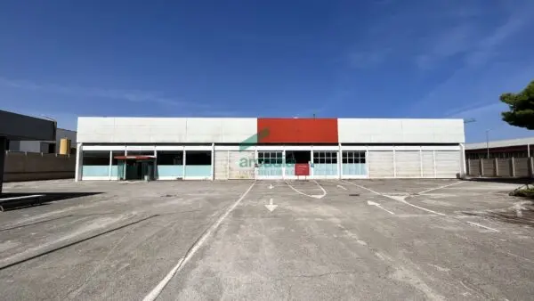 Industriale via Fratelli Philips 11, Zona Industriale, Bari
