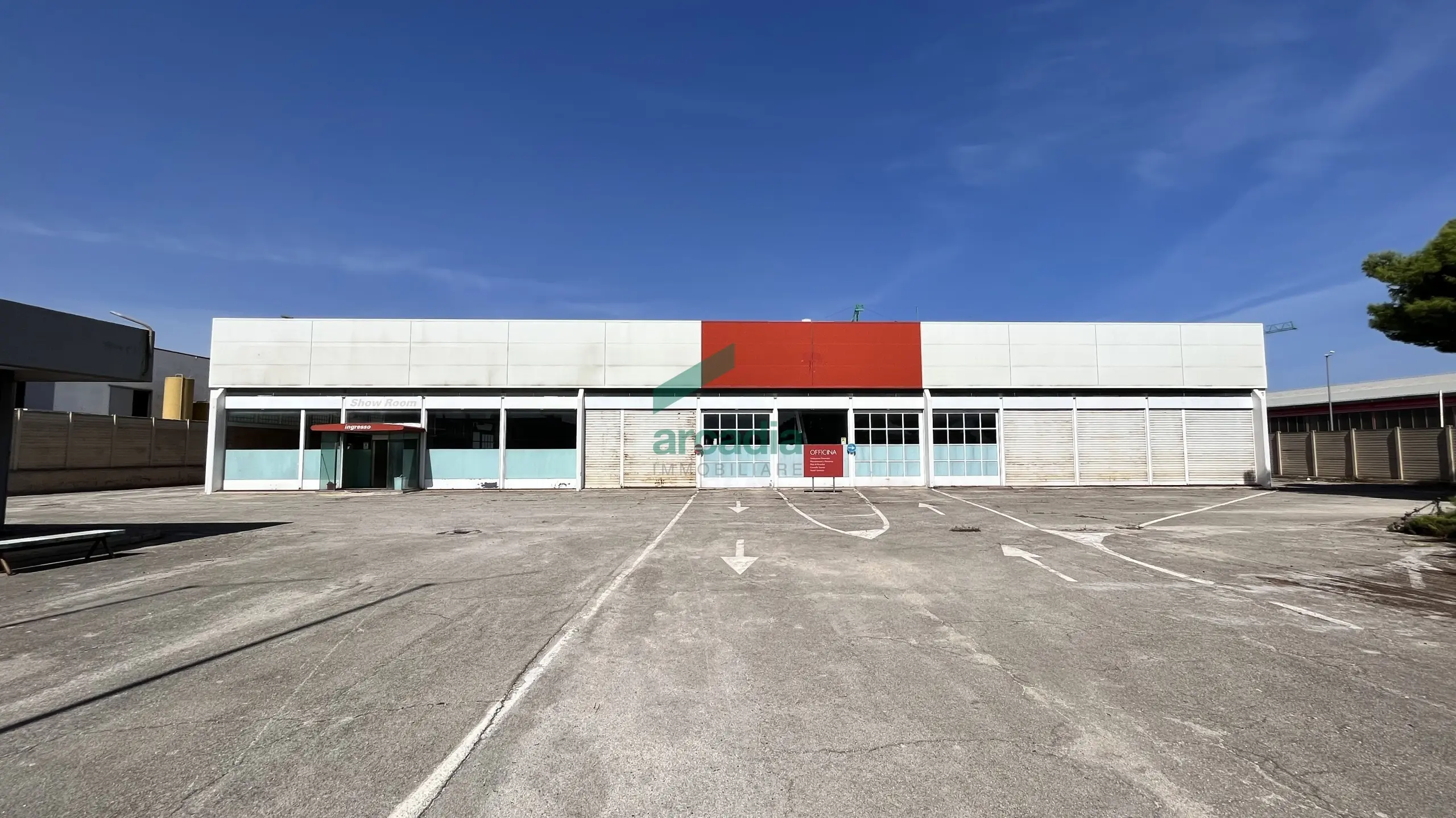 Immagine per Industriale in vendita a Bari via Fratelli Philips 11
