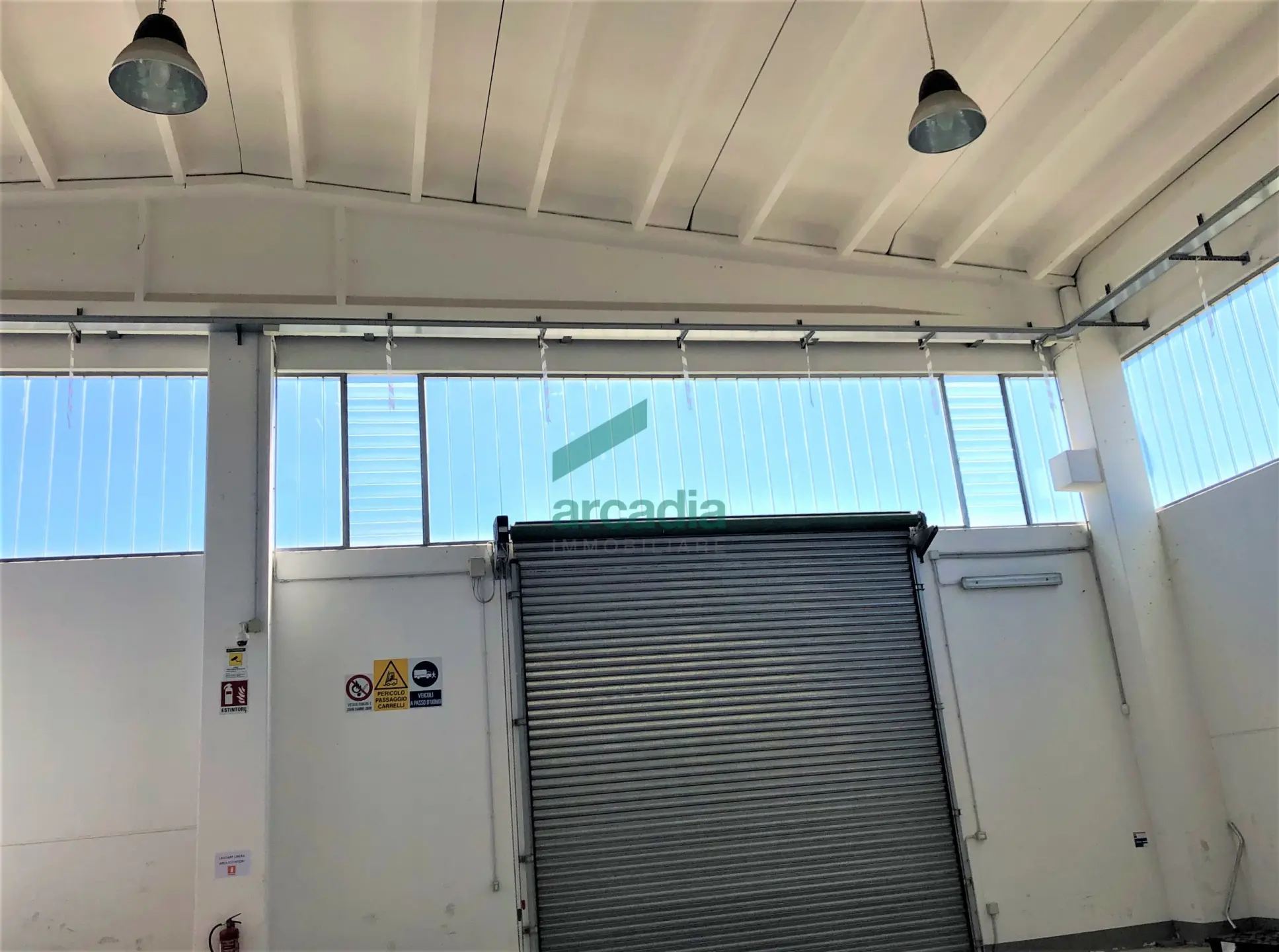 Immagine per Industriale in vendita a Modugno via Delle Magnolie 8