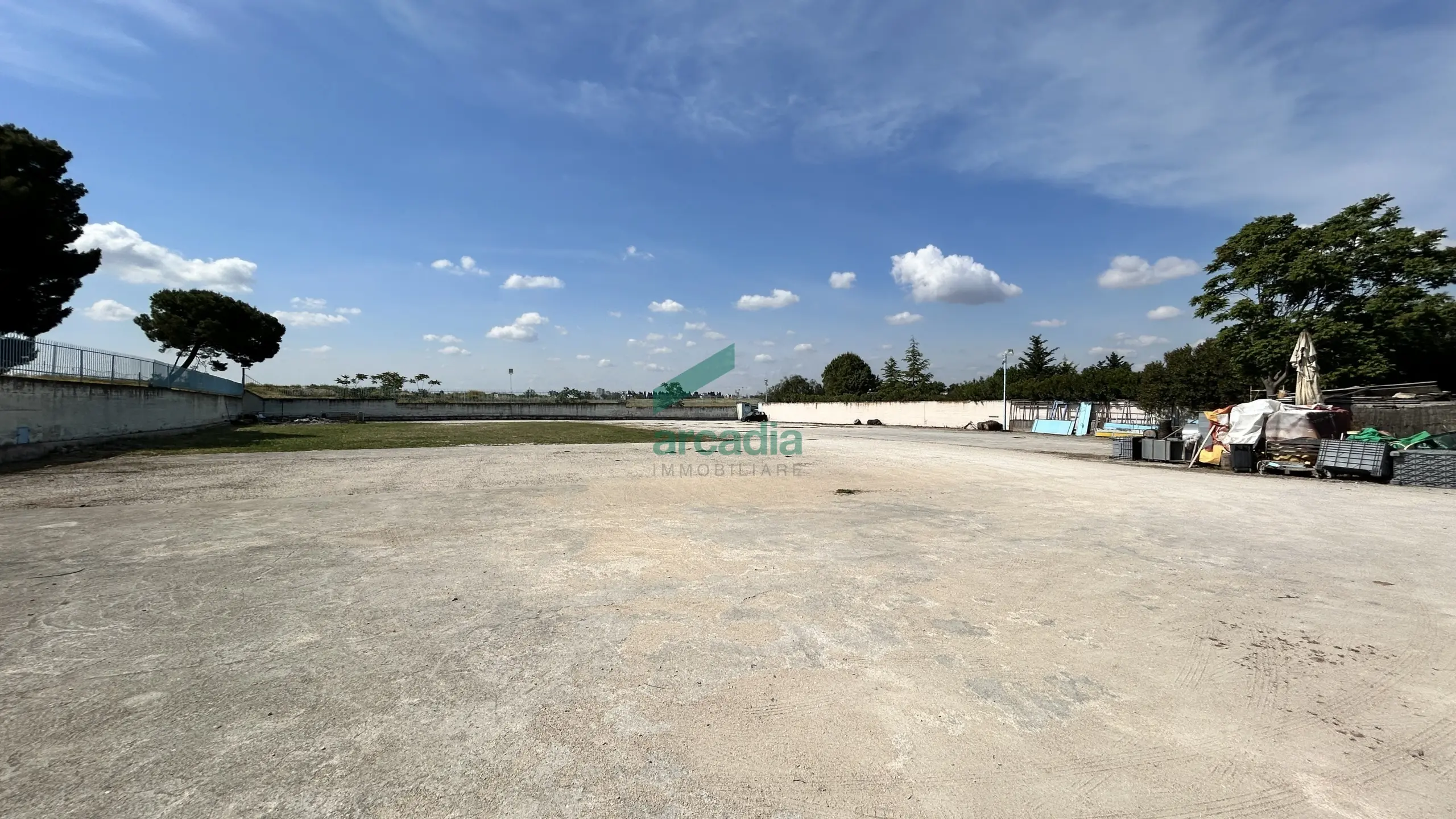 Immagine per Locale commerciale in vendita a Bari strada La Grava 16