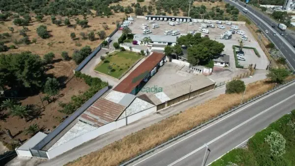 Locale Commerciale via Giovanni Gentile 79bis, Japigia, Bari