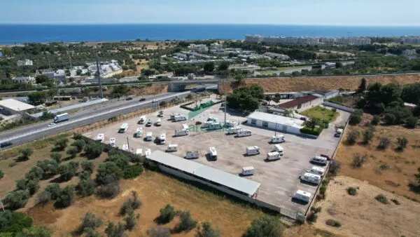 Locale Commerciale via Giovanni Gentile 79bis, Japigia, Bari