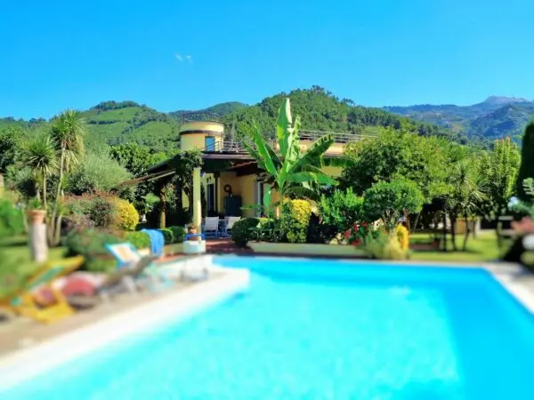 Villa via, Montignoso