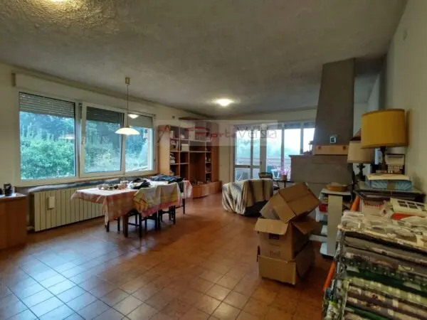 Casa Indipendente via, Massarosa