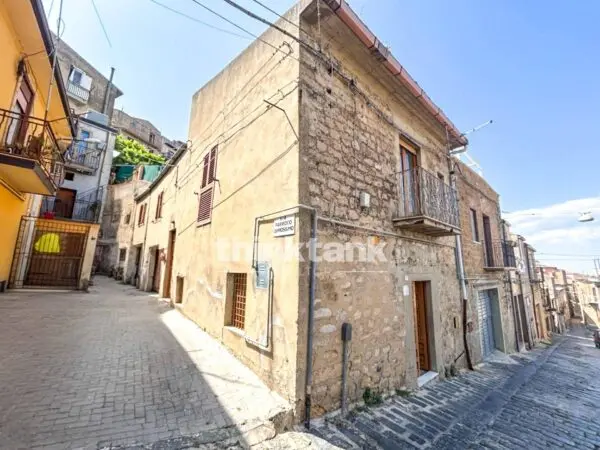 Villa via Erbitea, Villarosa