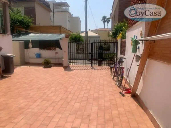 Villa viale Delle Viole 8, Anzio