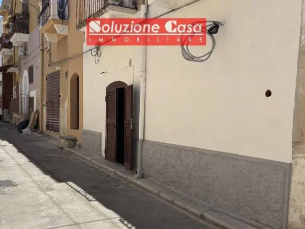 Casa Indipendente via Giovanni Da Procida 18, Canosa Di Puglia