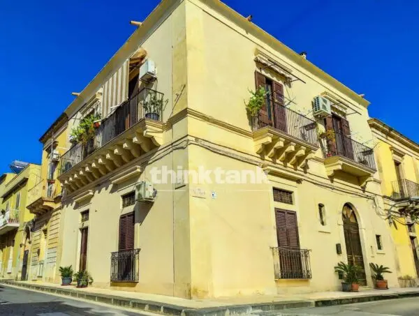 Stabile/Palazzo via Garibaldi, Noto