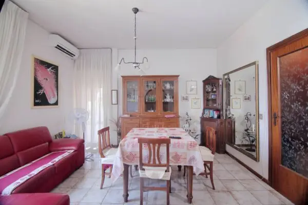 Appartamento via Rivisondoli 47, Roma