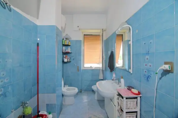 Appartamento via Rivisondoli 47, Roma