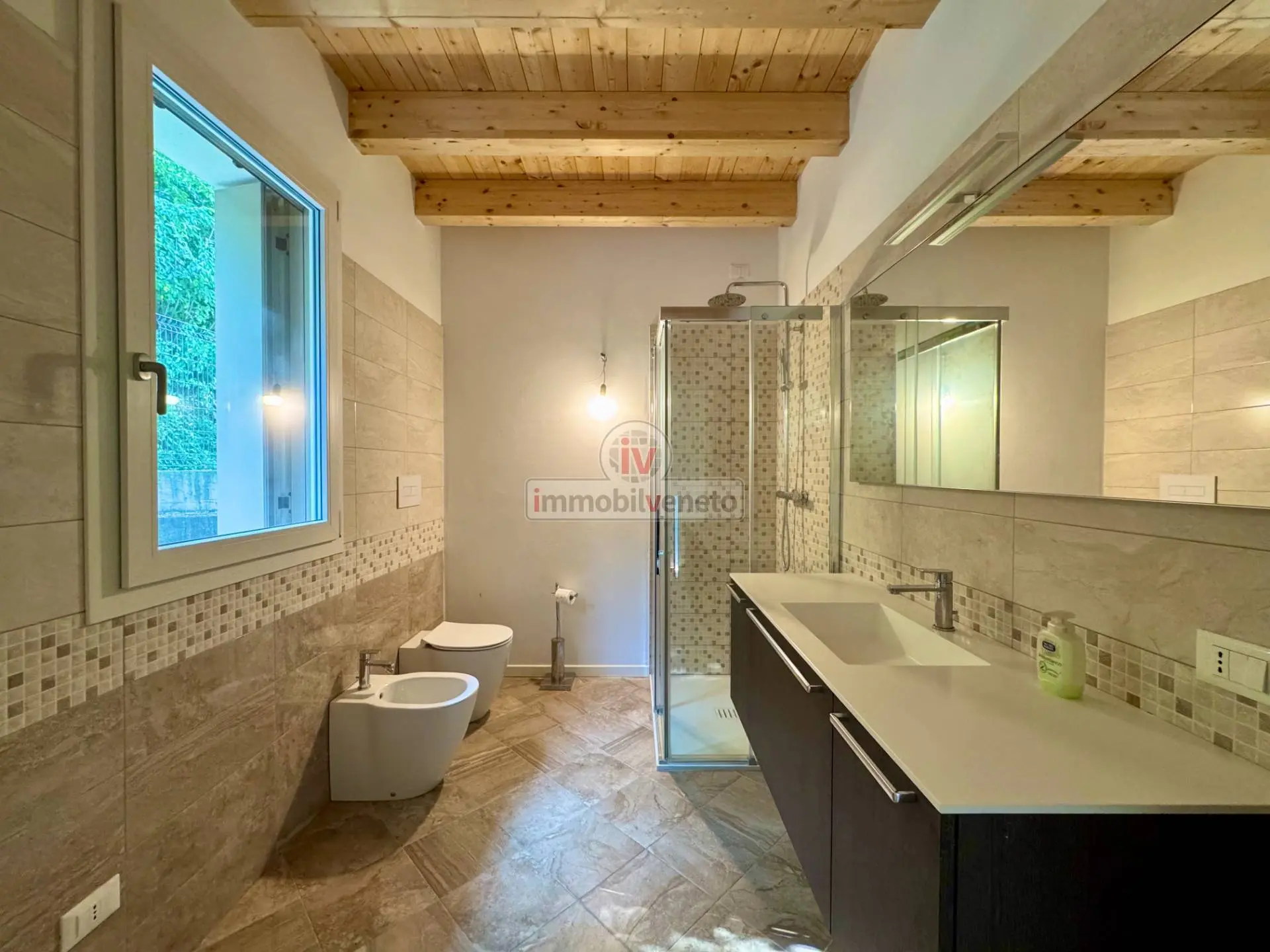 Immagine per Casa indipendente in vendita a Valdastico VIA GROTTE 