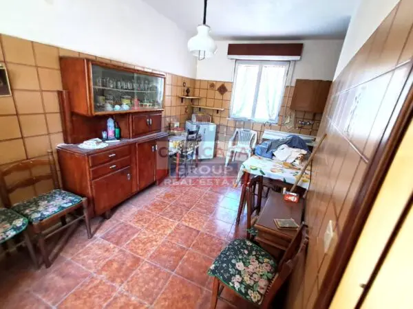 Casa Indipendente piazza Cutrufelli, Graniti