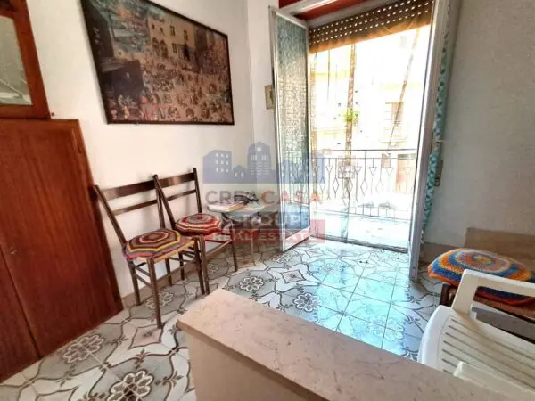 Casa Indipendente piazza Cutrufelli, Graniti