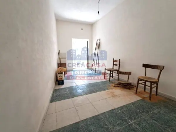 Casa Indipendente piazza Cutrufelli, Graniti