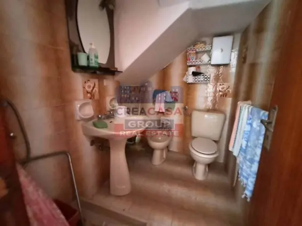 Casa Indipendente piazza Cutrufelli, Graniti