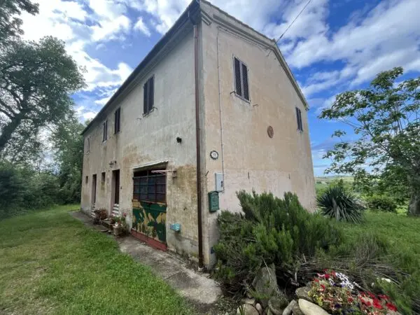 Villa Trifamiliare via Contrada Colle, Montecarotto
