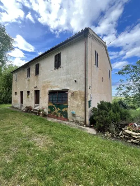 Villa Trifamiliare via Contrada Colle, Montecarotto
