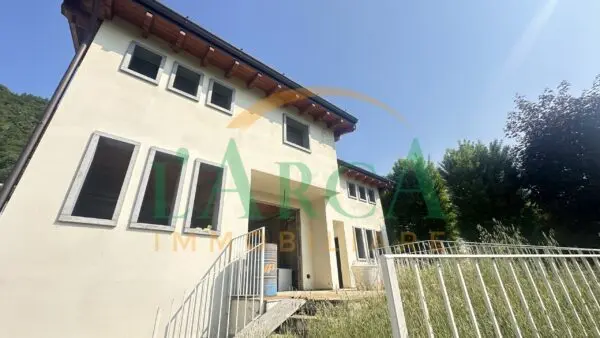 Villa Bifamiliare via Caverniga 16, Sarnico