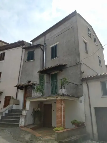 Villa Bifamiliare piazza Panfili, Guardea