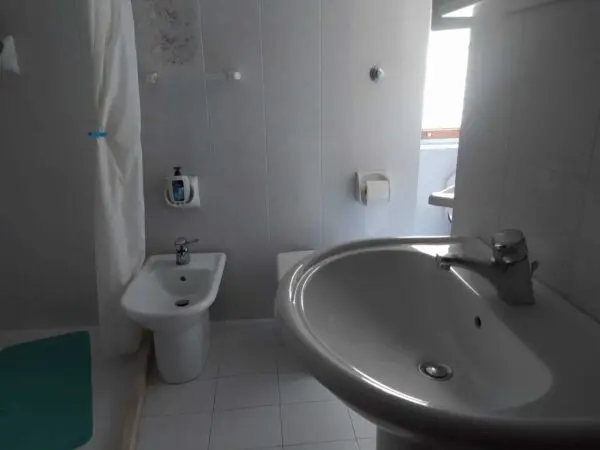Villa Bifamiliare piazza Panfili, Guardea