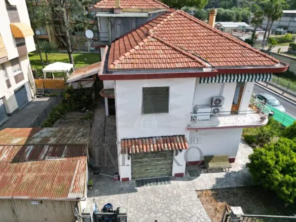Villa Trifamiliare via Alba 6, Bordighera