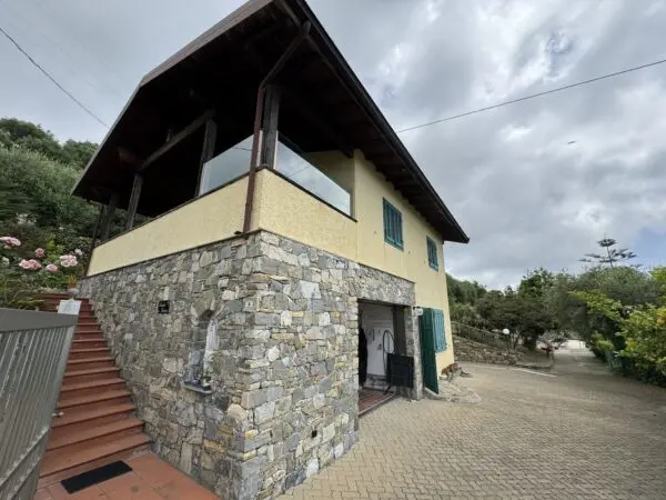 Villa Bifamiliare via Gramegna 7, Castellaro