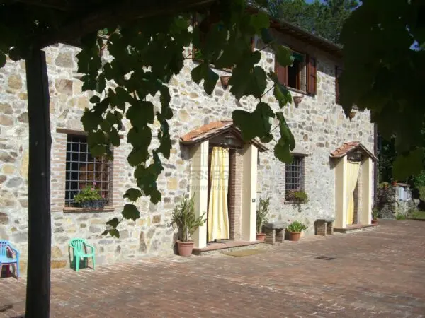 Casale via Don Aldo Mei, Buti