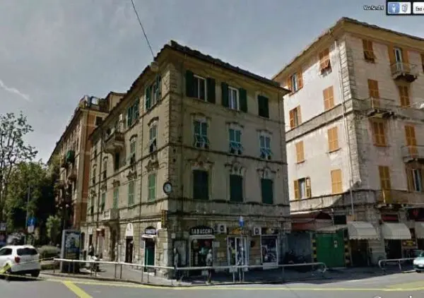Negozio via Soliman 7 r, Genova