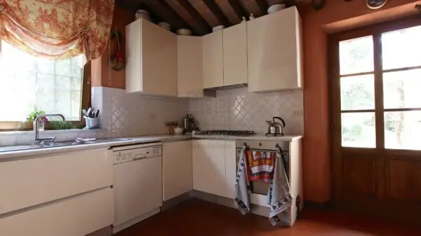Casale via Del Parco 9b, Capannori