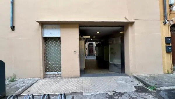Locale Commerciale via Calderia 7, Centro Storico, Lucca