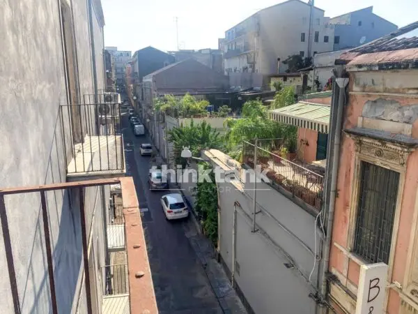 Appartamento via Tezzano 8, Catania