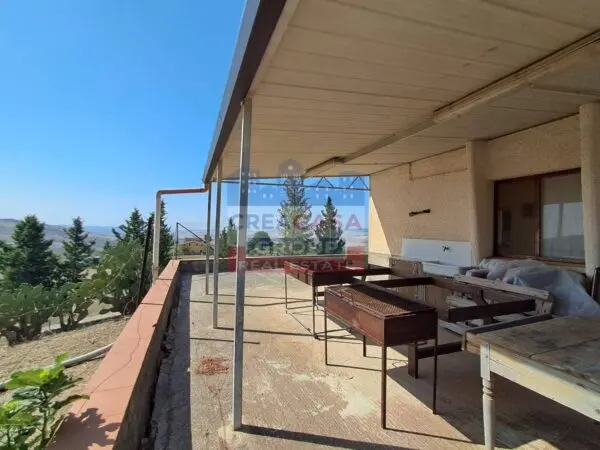 Villa via Contrada Cavalcatore, Villarosa