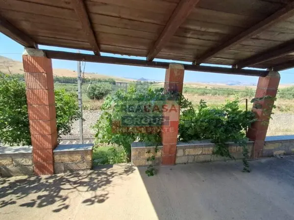 Villa via Contrada Sparacio, Villarosa