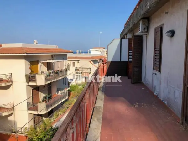Appartamento via Livorno, Aci Castello