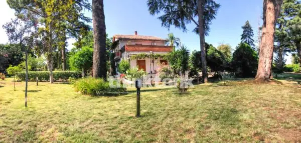 Villa strada Provinciale, Riposto